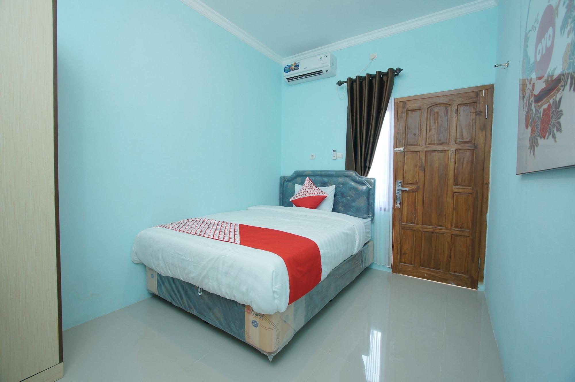Oyo 347 Bayang Brothers Guest House Maguwo Esterno foto