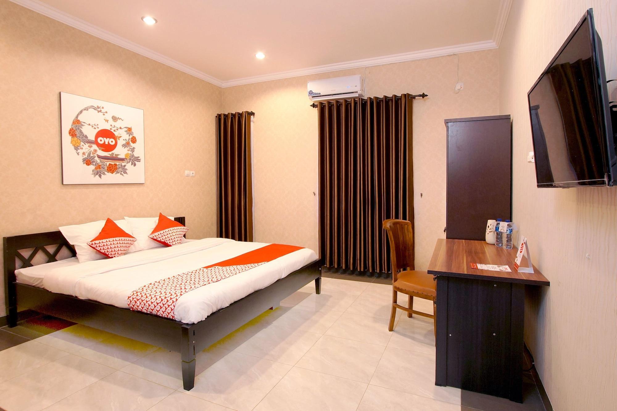 Oyo 347 Bayang Brothers Guest House Maguwo Esterno foto