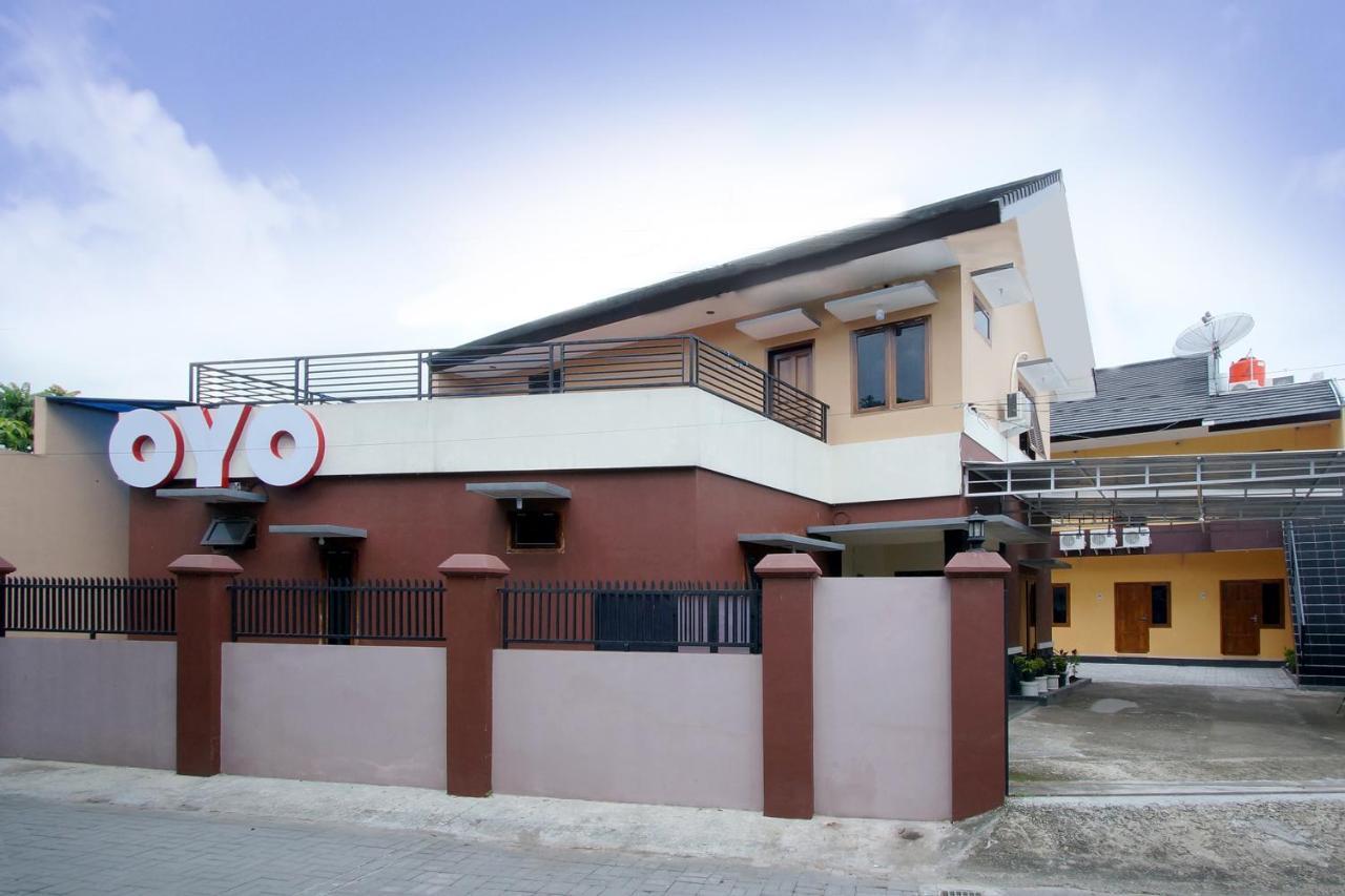 Oyo 347 Bayang Brothers Guest House Maguwo Esterno foto