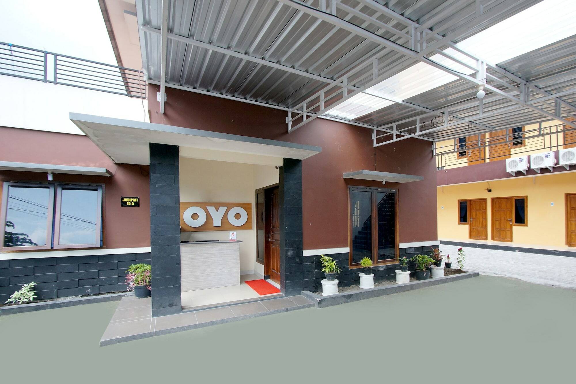 Oyo 347 Bayang Brothers Guest House Maguwo Esterno foto