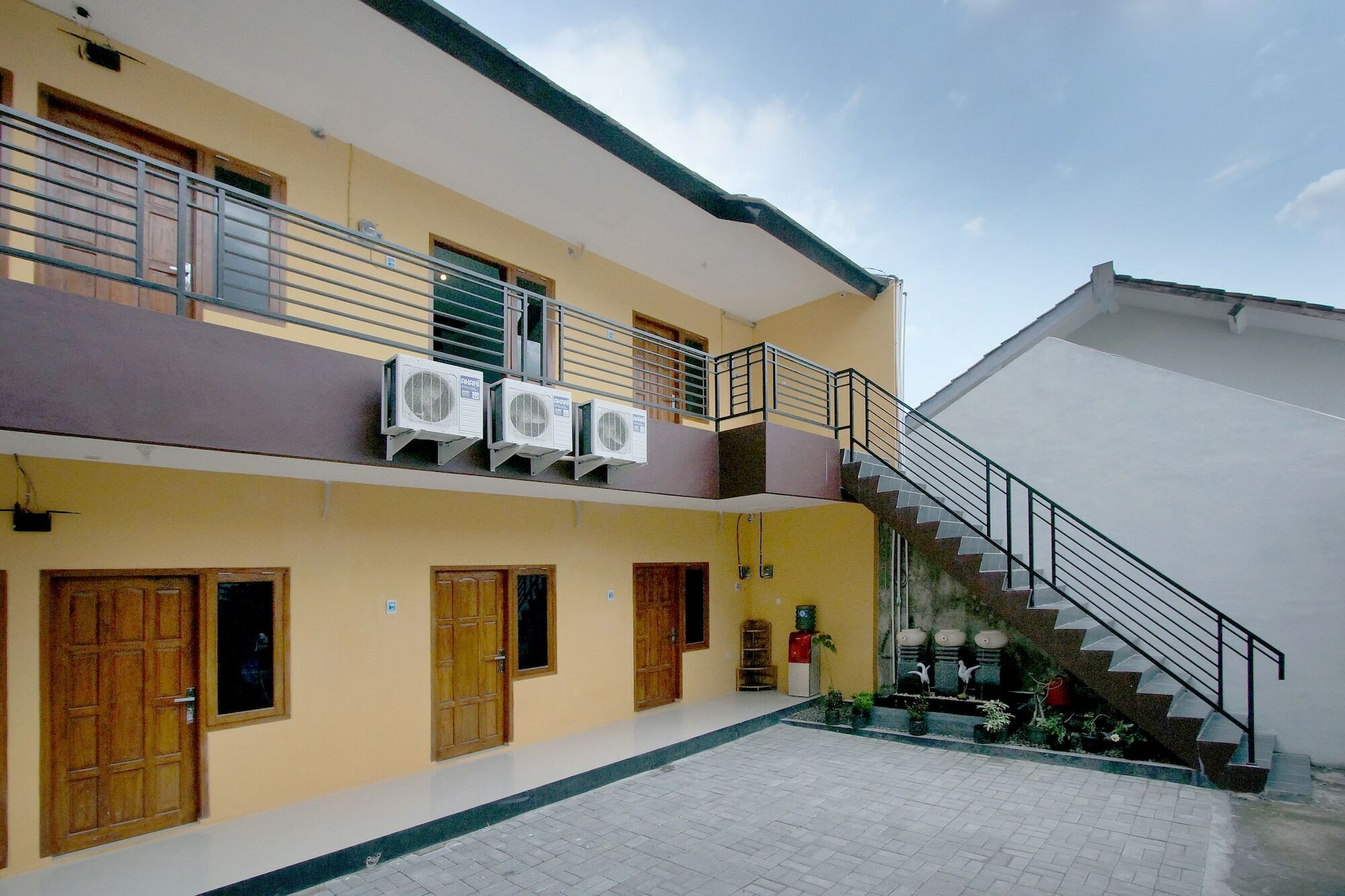 Oyo 347 Bayang Brothers Guest House Maguwo Esterno foto